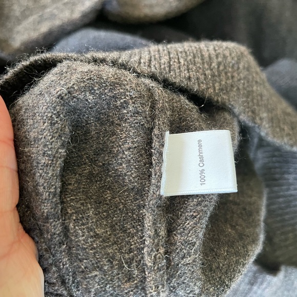 Men’s Cashmere Sweater - Picture 3 of 3